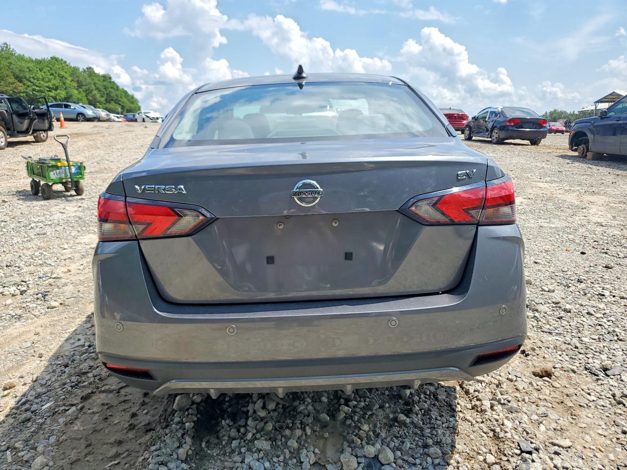 2021 NISSAN VERSA