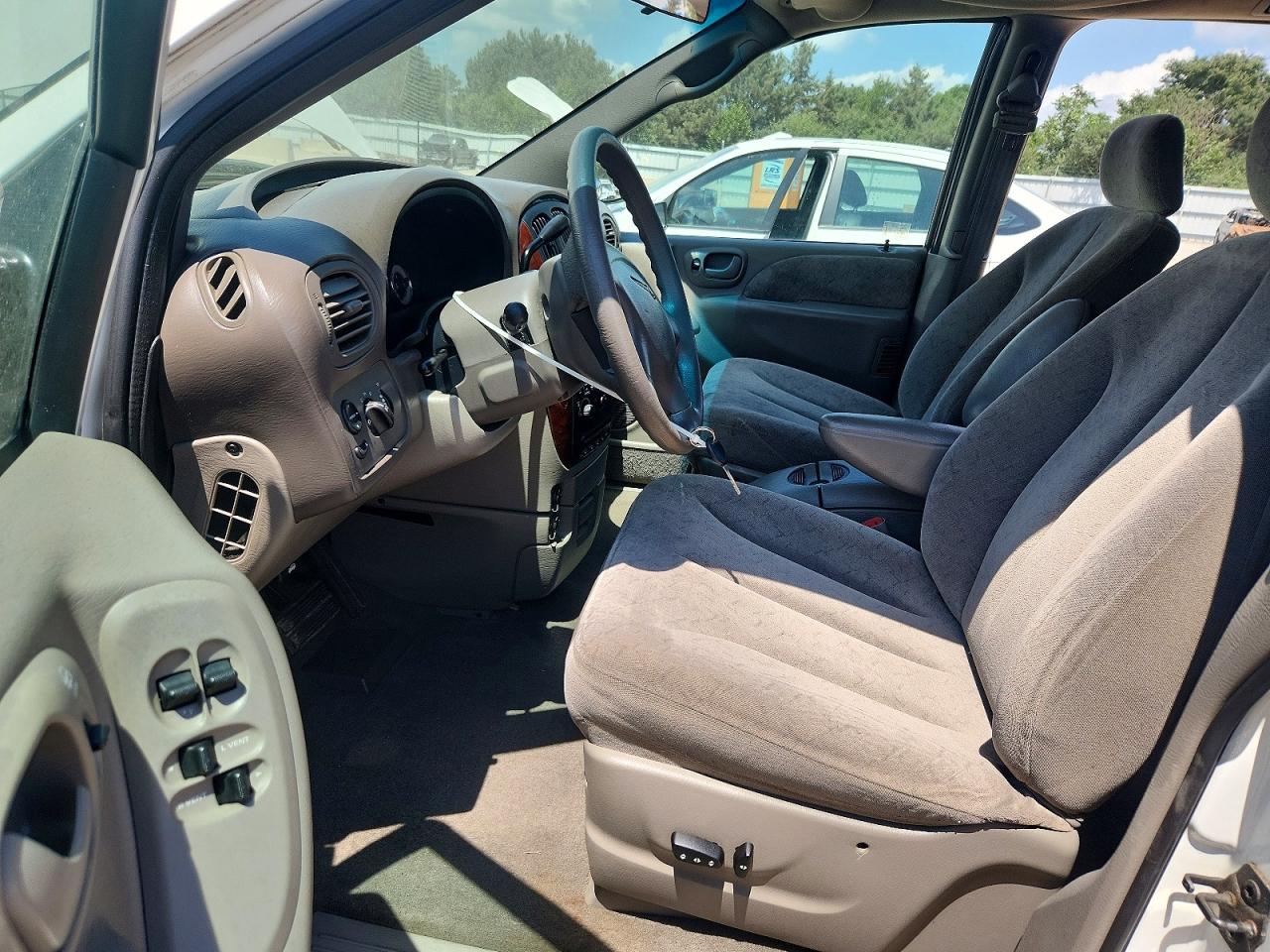 2001 CHRYSLER MINIVAN