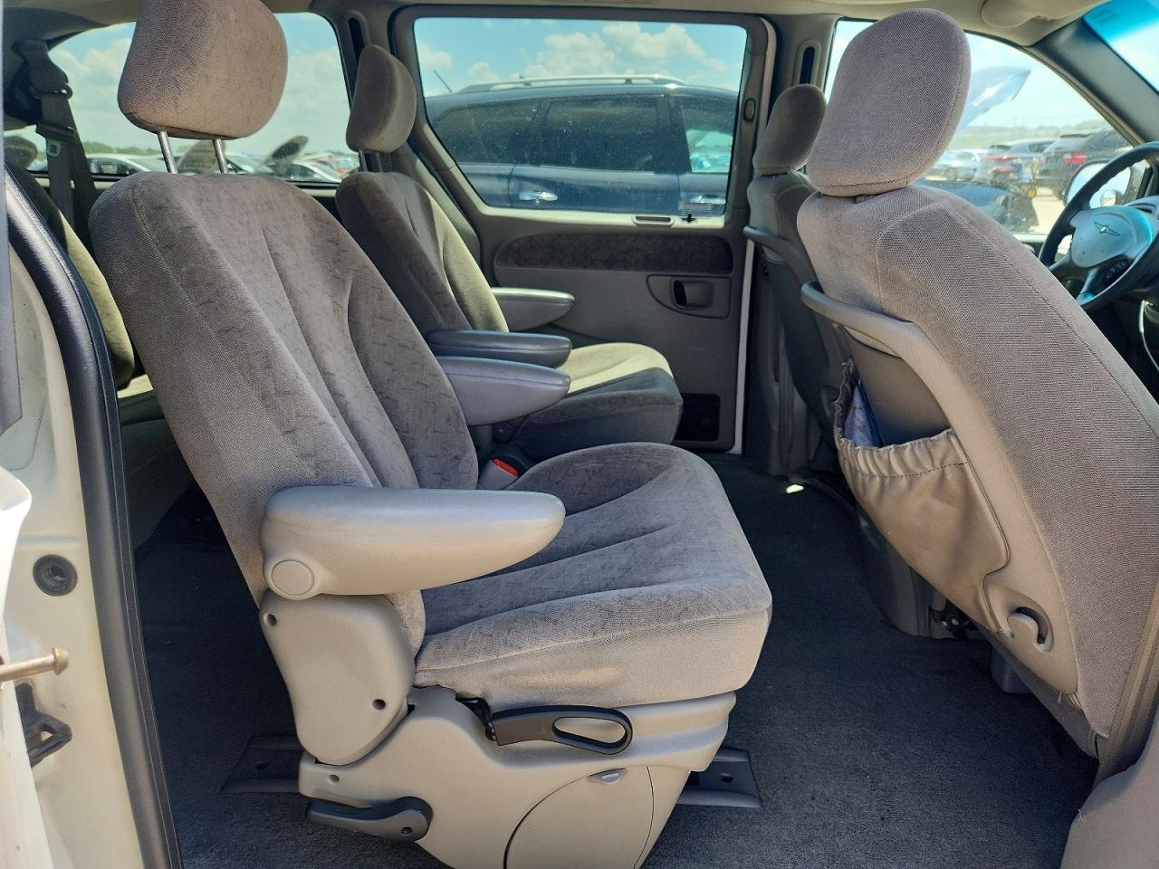 2001 CHRYSLER MINIVAN