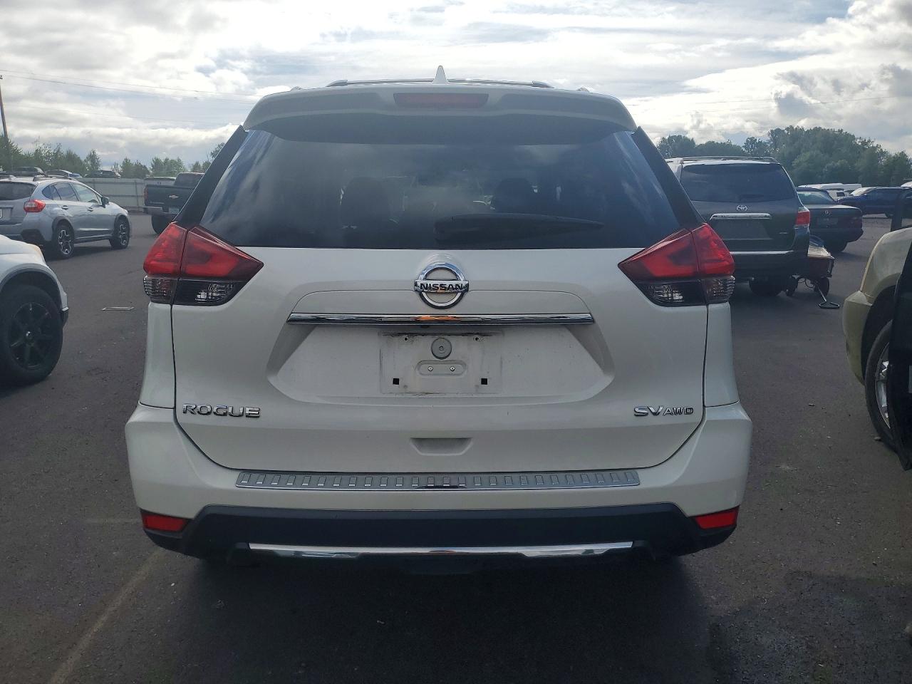 2017 NISSAN ROGUE