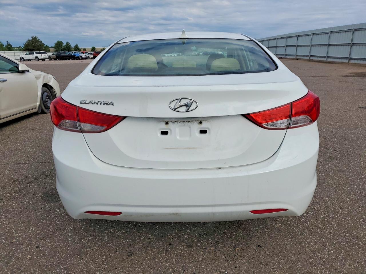2013 HYUNDAI ELANTRA
