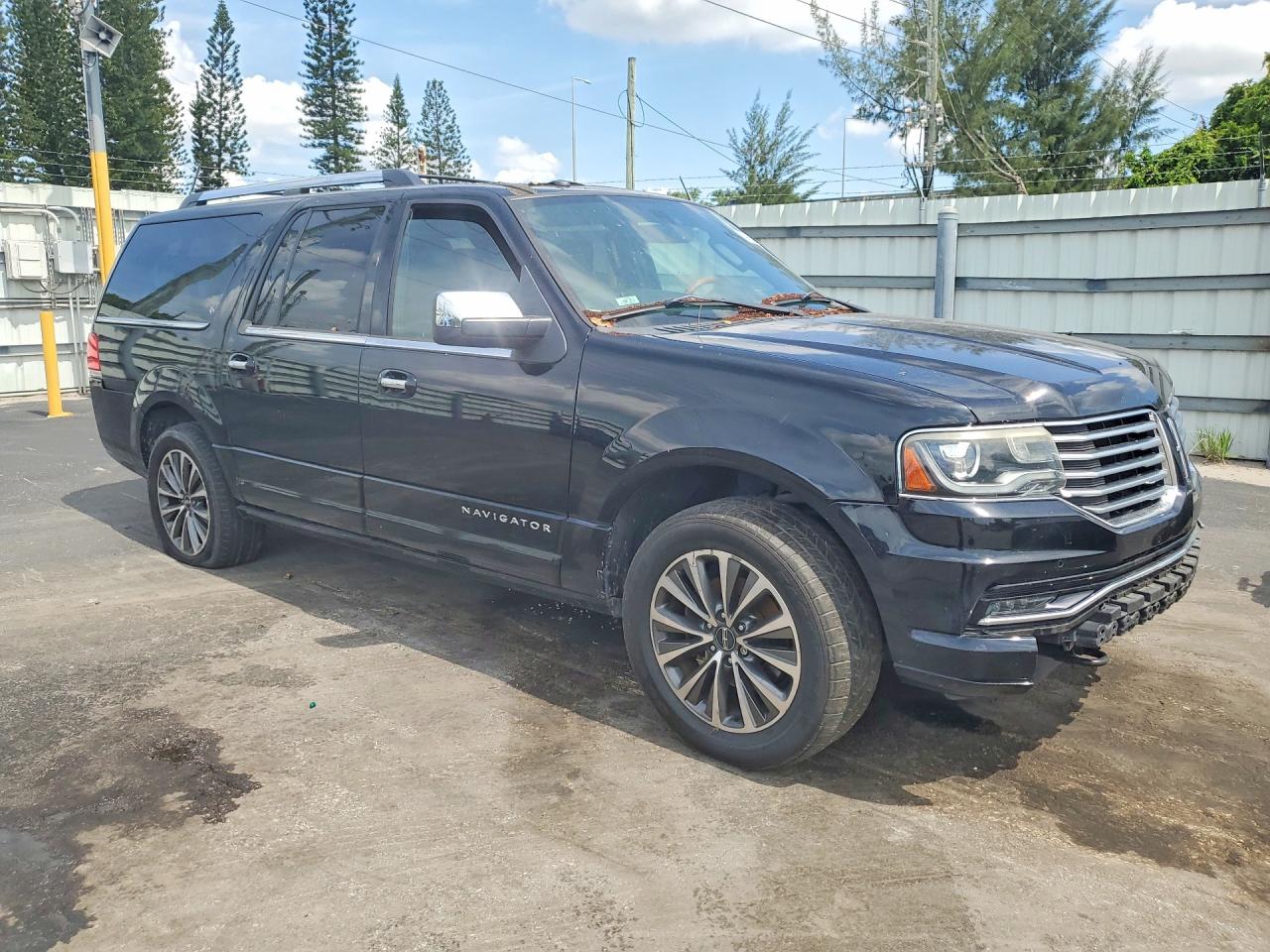 2017 LINCOLN NAVIGATOR