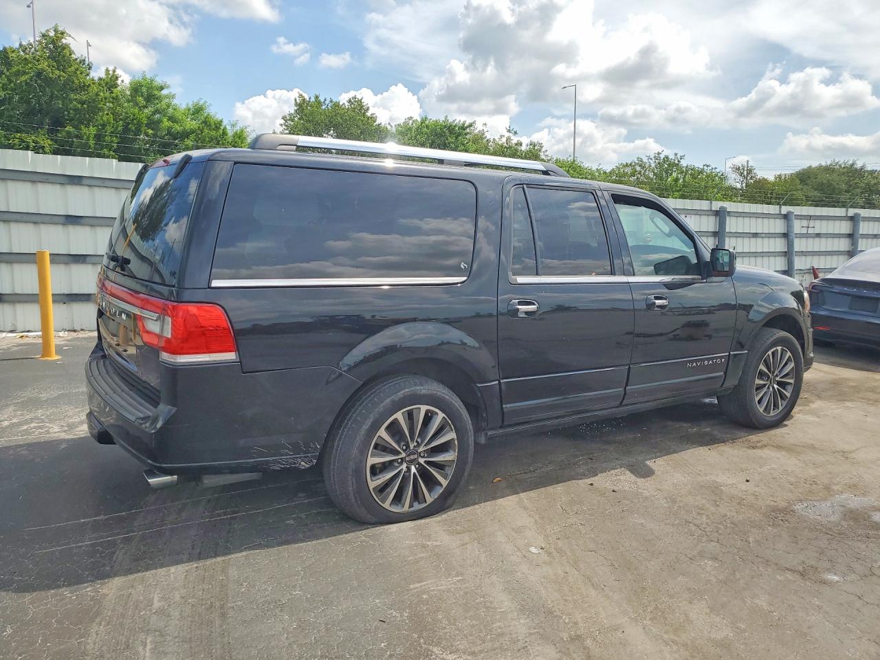 2017 LINCOLN NAVIGATOR