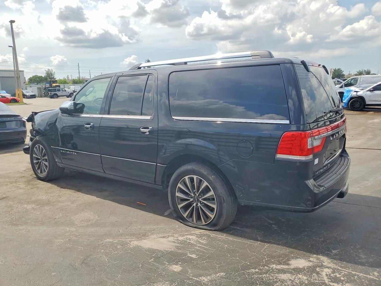 2017 LINCOLN NAVIGATOR