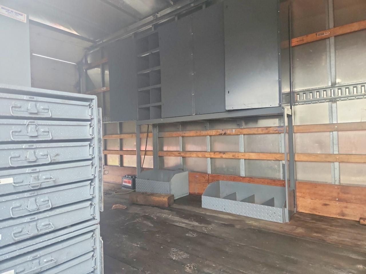 2010 ISUZU NPR