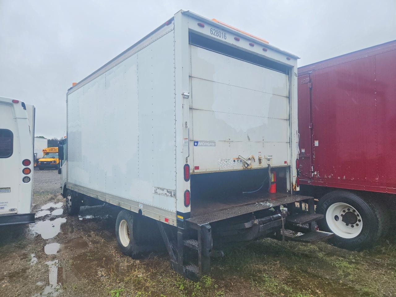 2010 ISUZU NPR