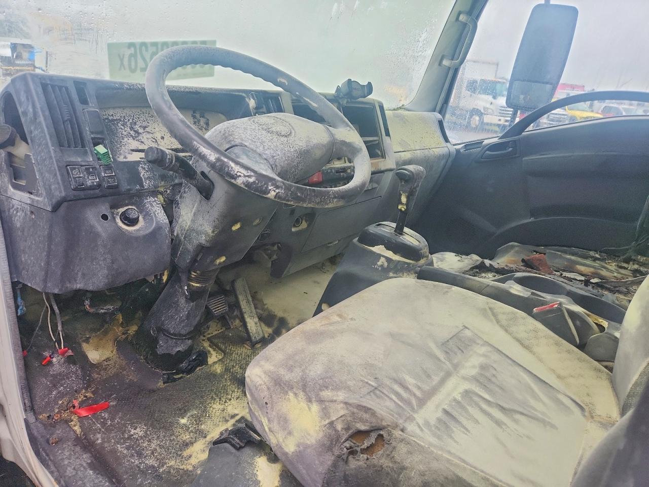 2010 ISUZU NPR