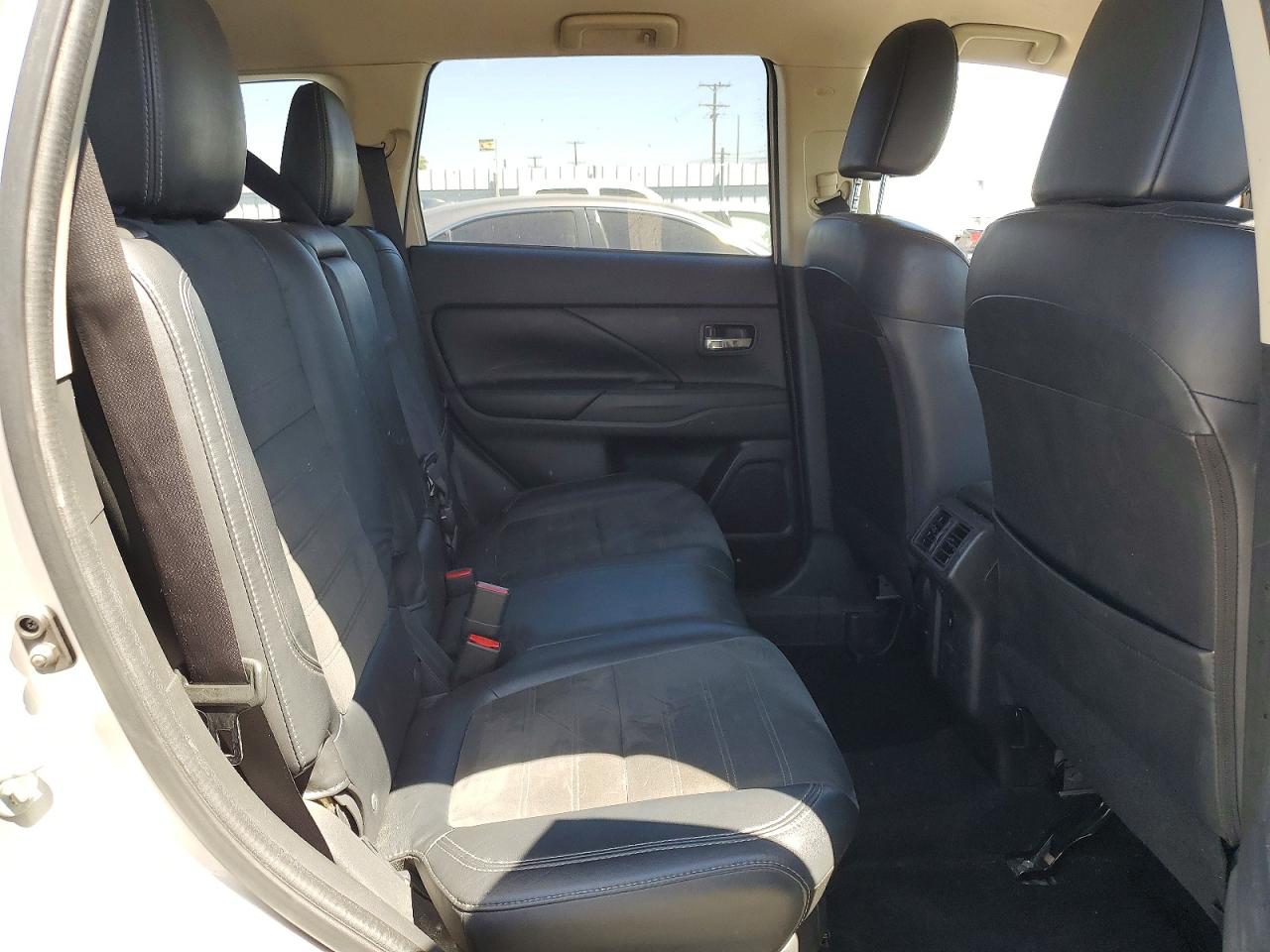 2019 MITSUBISHI OUTLANDER