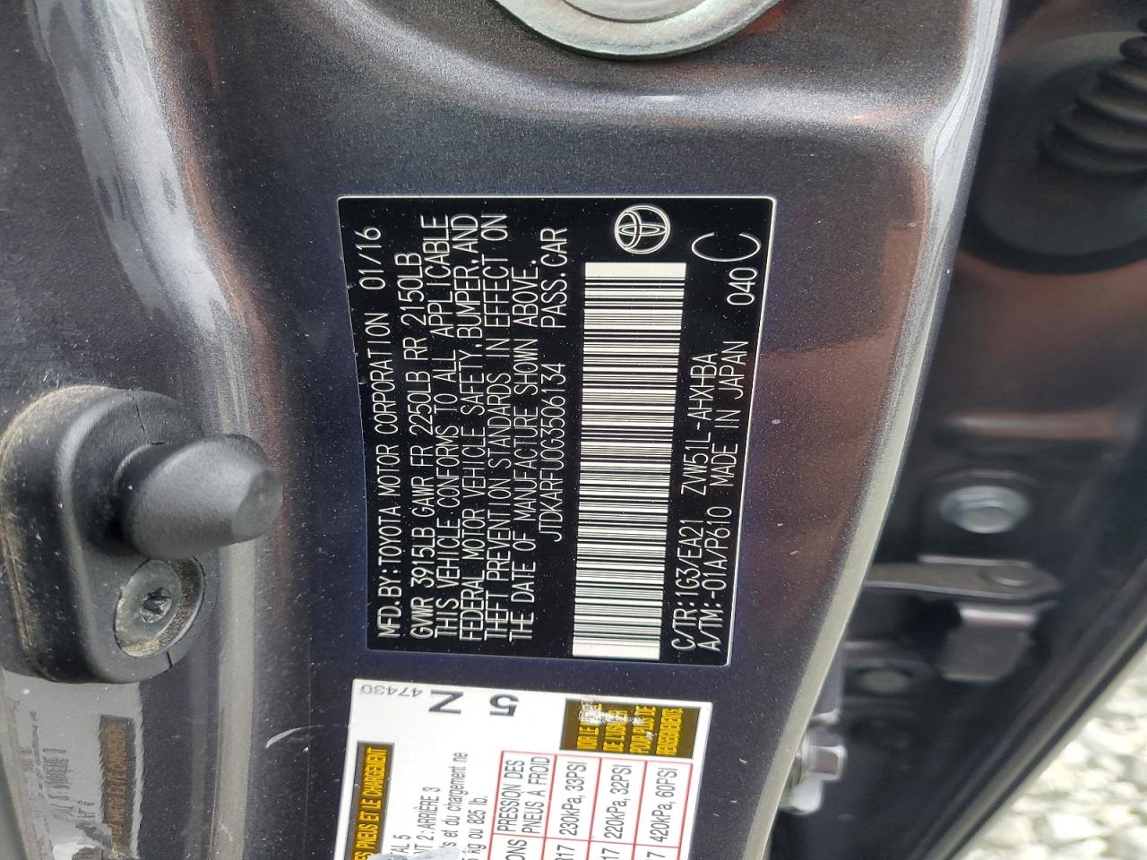2016 TOYOTA PRIUS