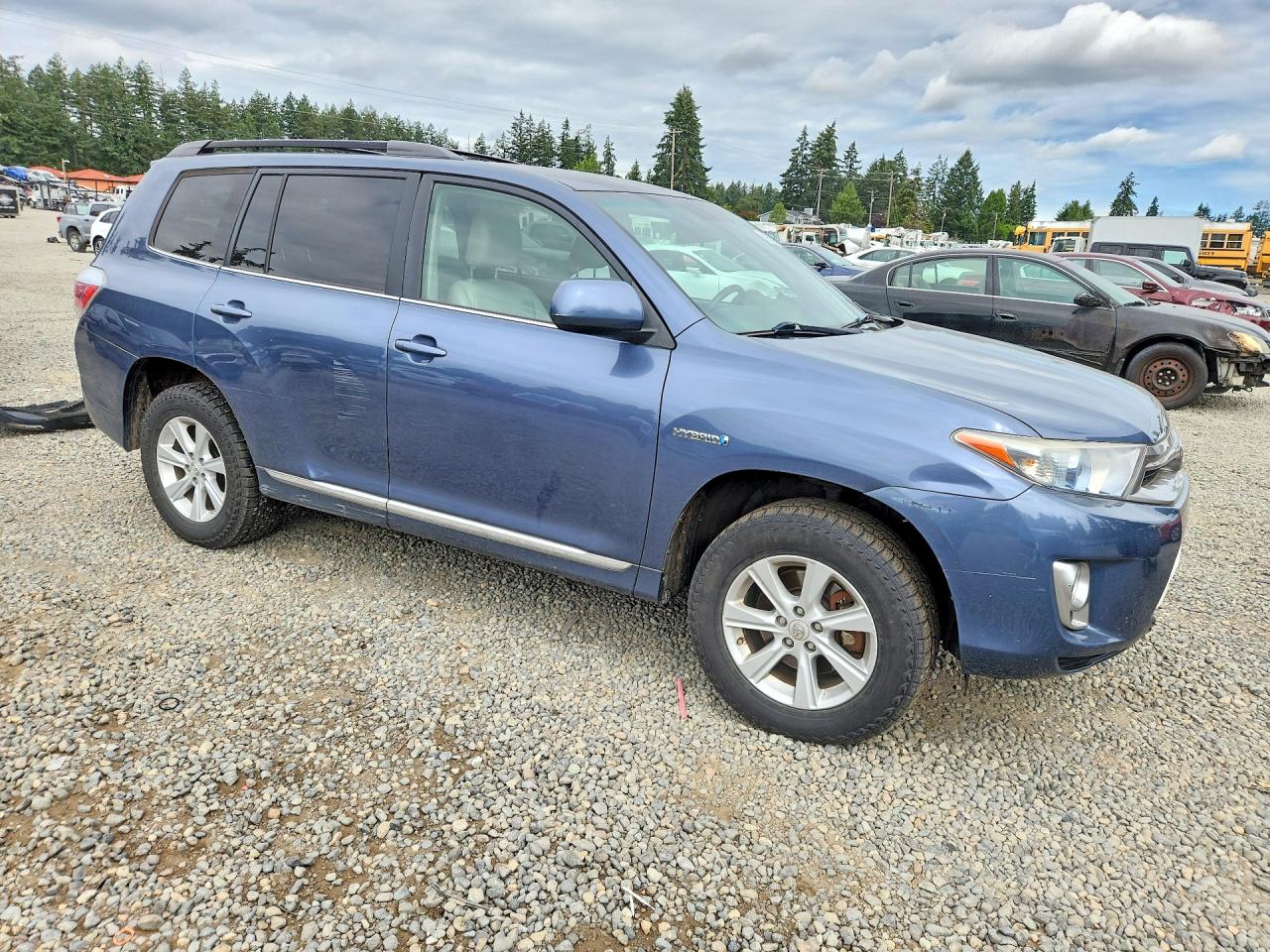 2011 TOYOTA HIGHLANDER