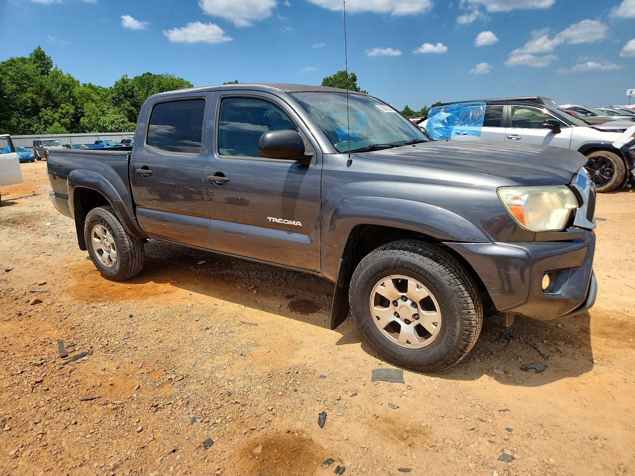 2015 TOYOTA TACOMA