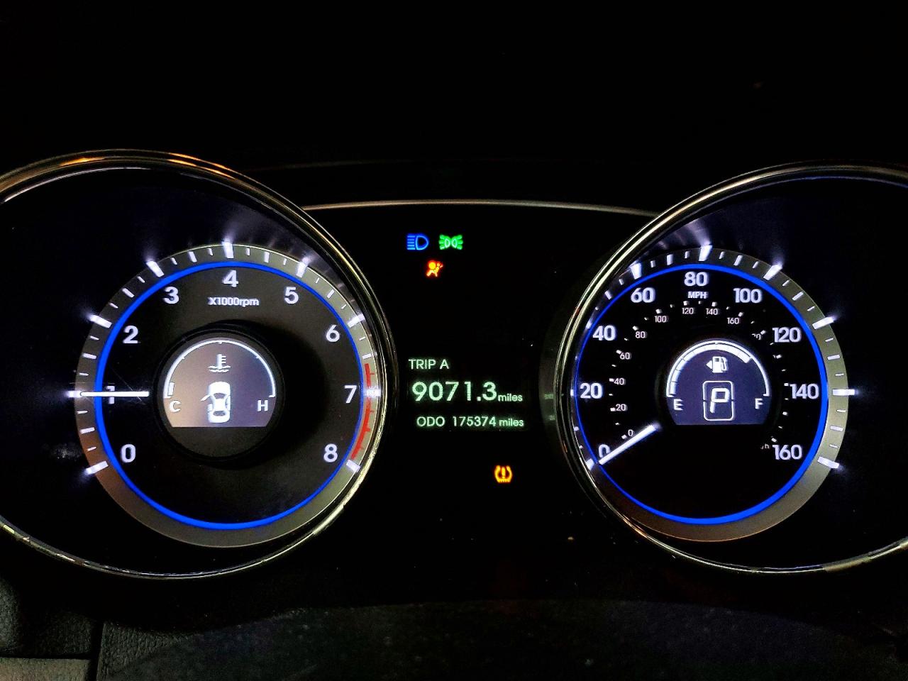 2011 HYUNDAI SONATA