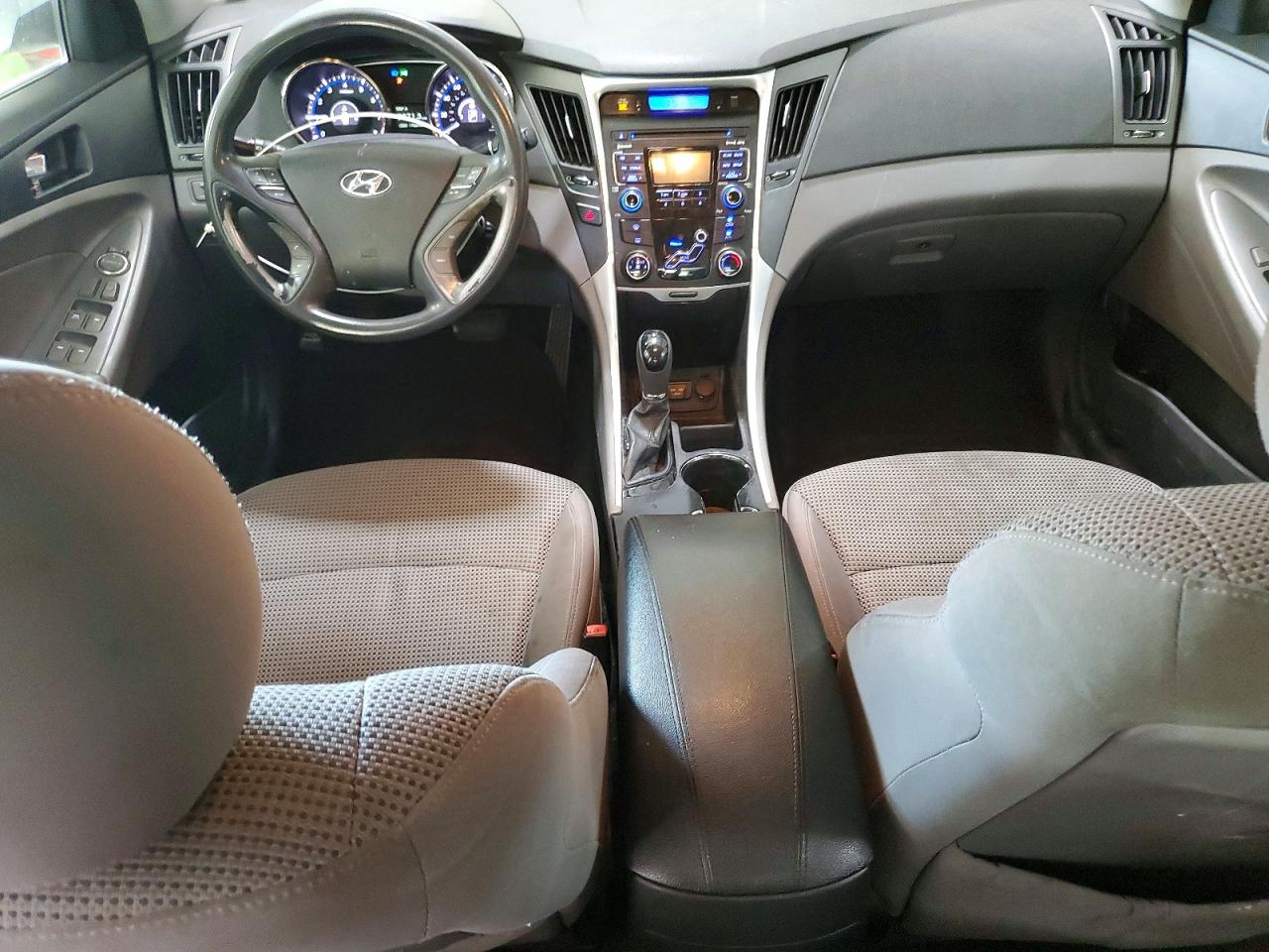 2011 HYUNDAI SONATA