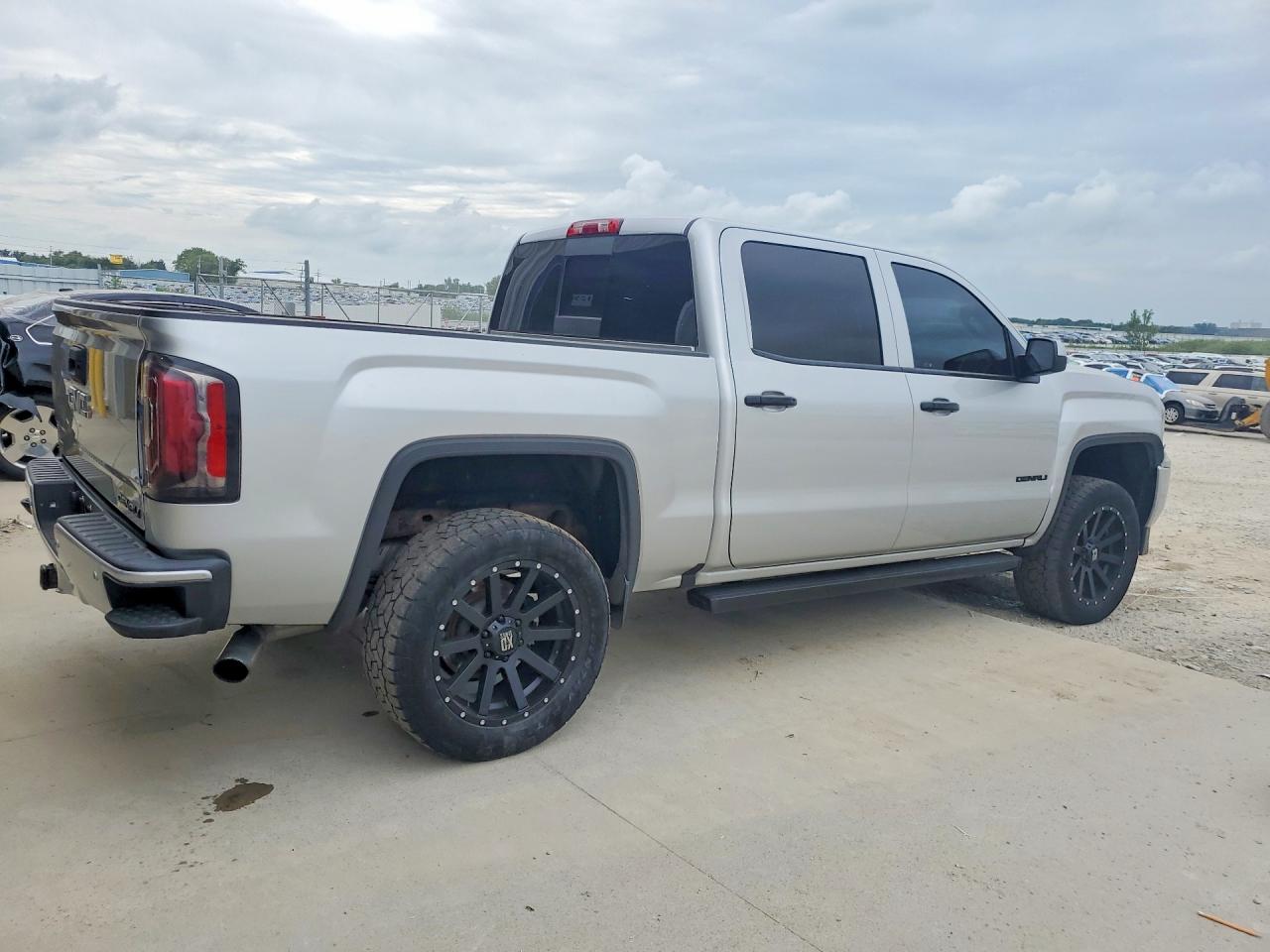 2018 GMC SIERRA