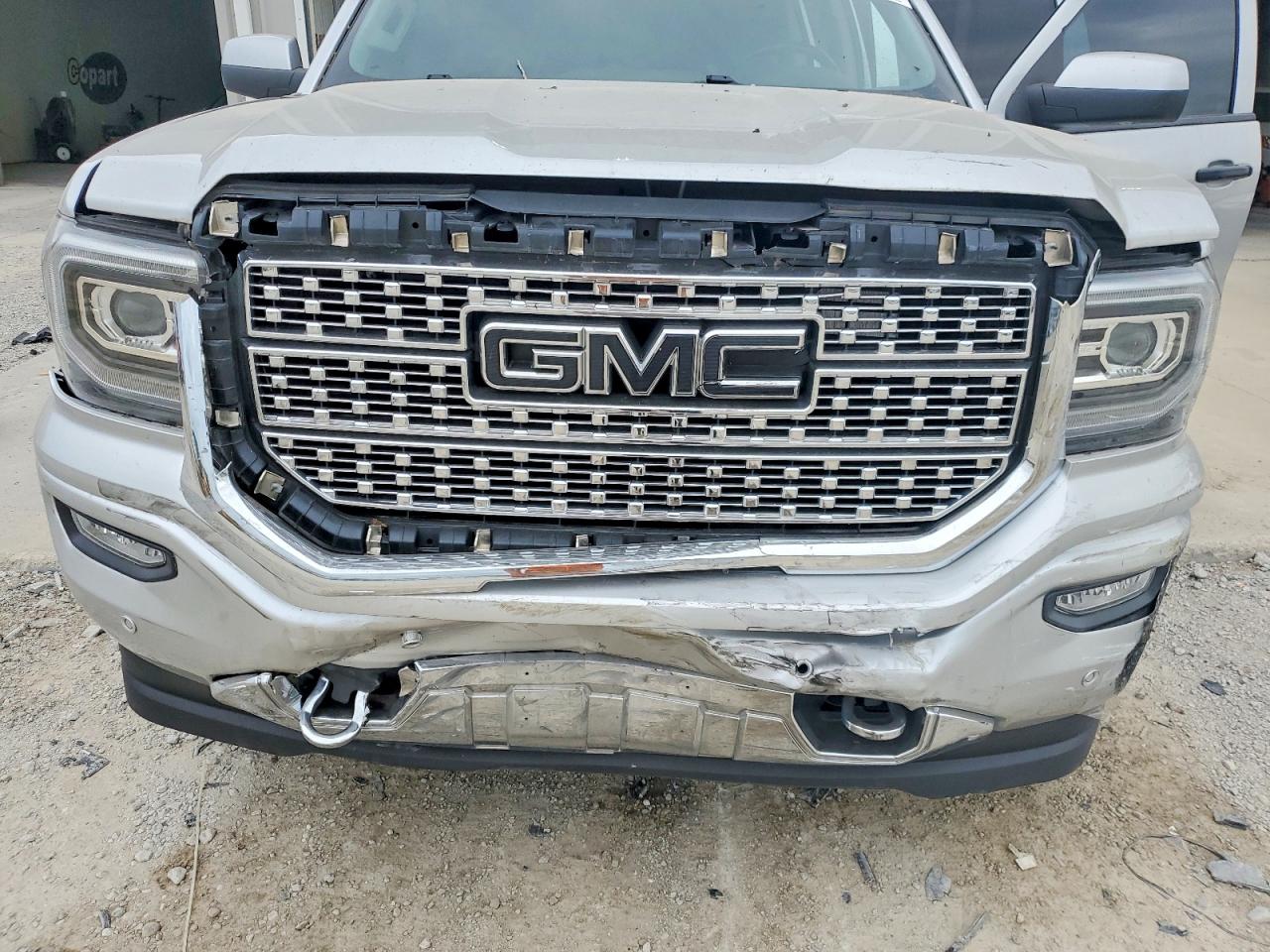 2018 GMC SIERRA