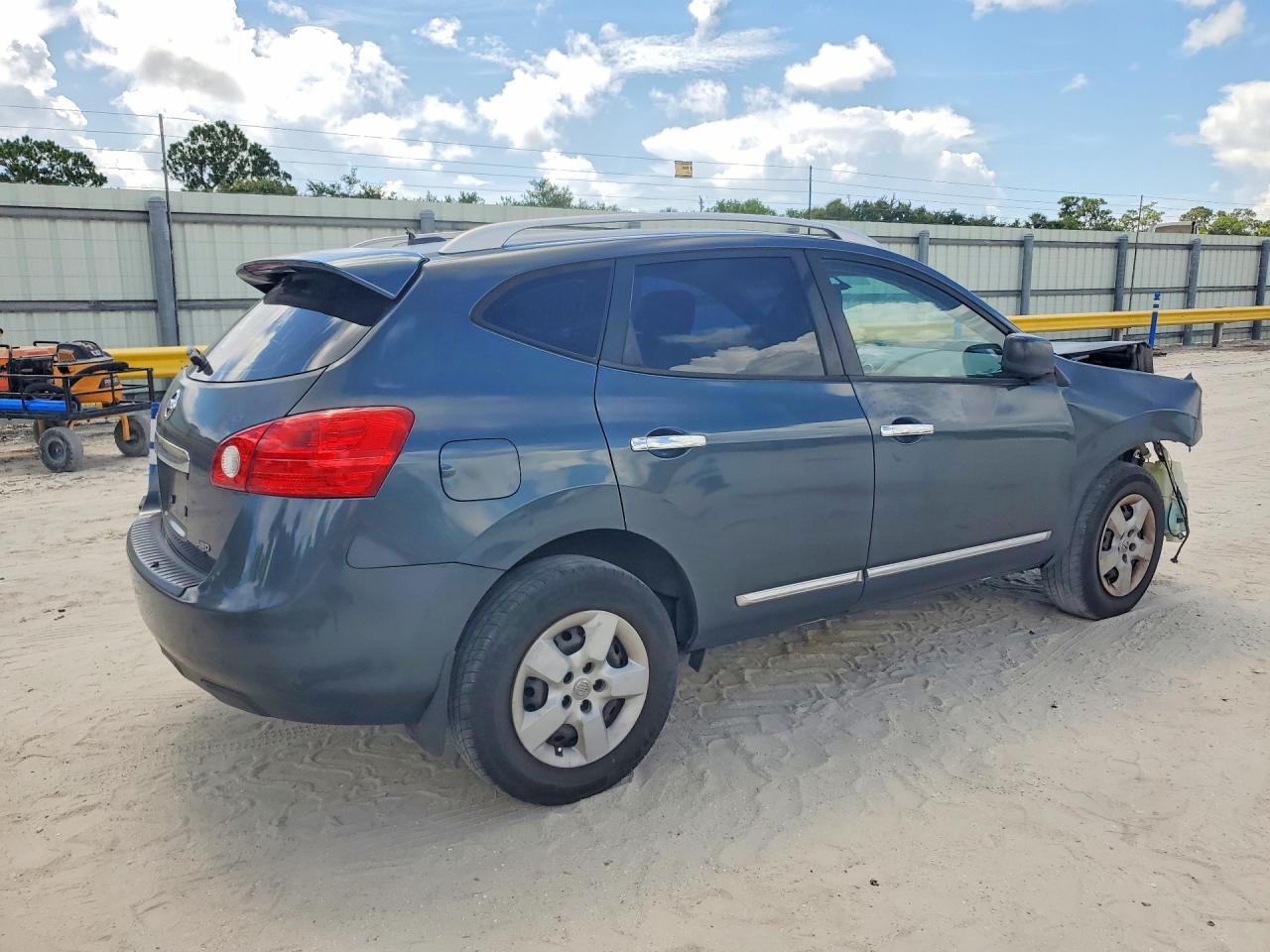 2014 NISSAN ROGUE