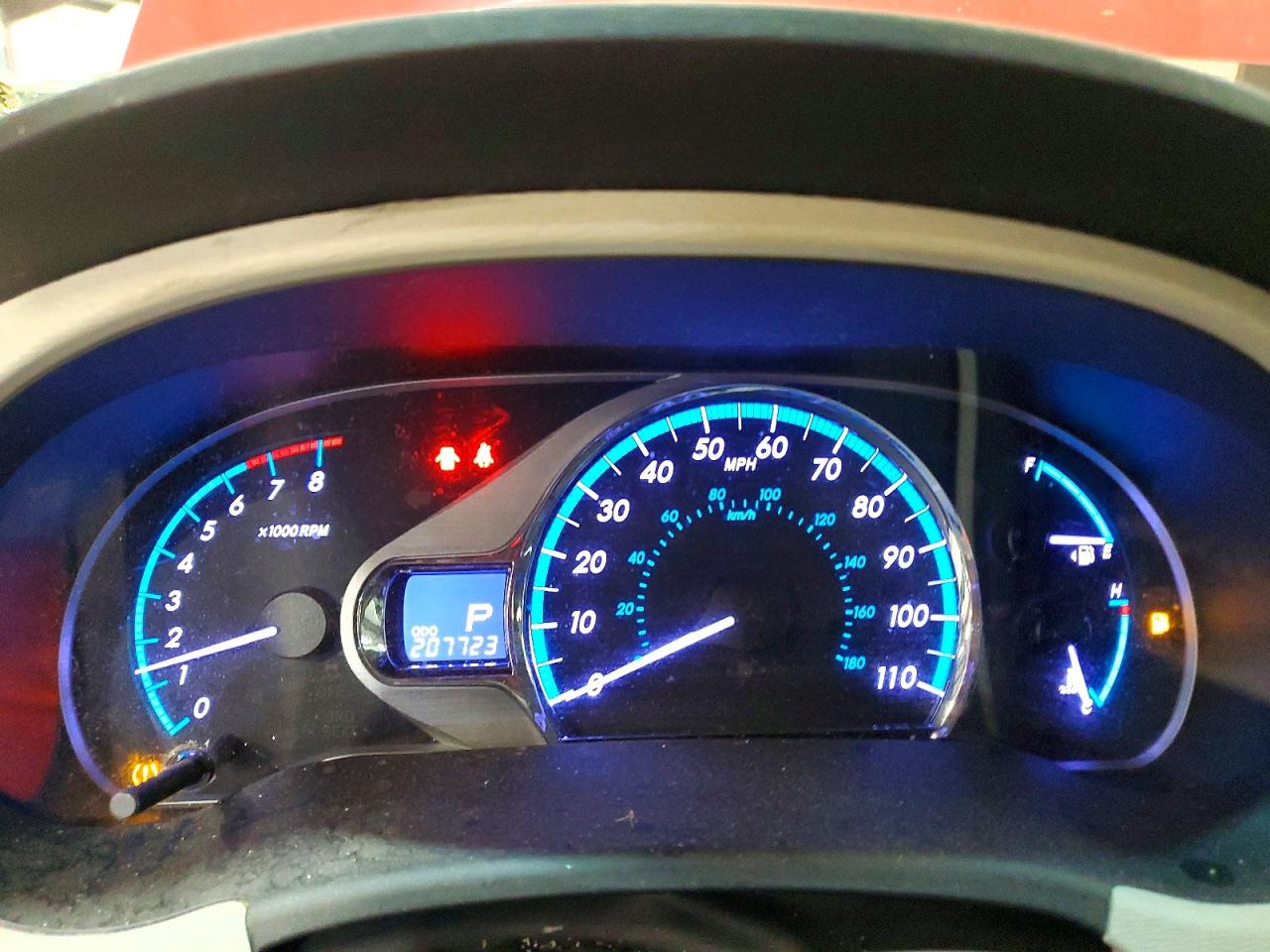 2011 TOYOTA SIENNA