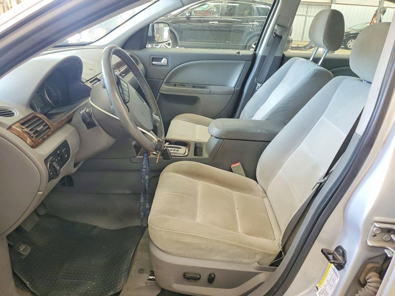 2005 FORD FIVE HUNDR