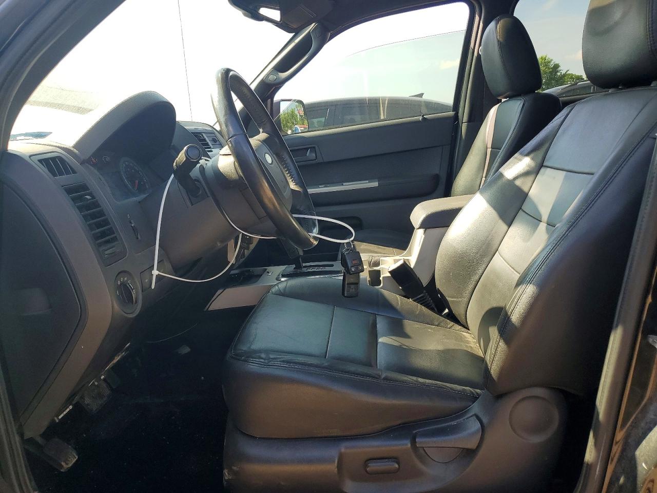 2011 FORD ESCAPE