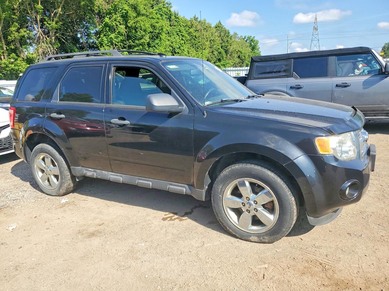 2011 FORD ESCAPE