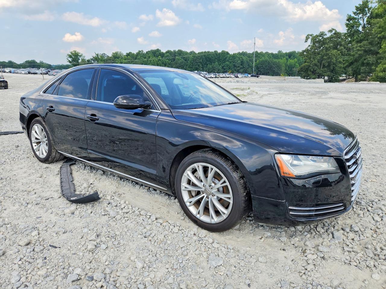 2011 AUDI A8