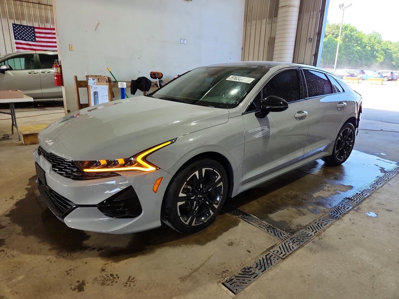 2022 KIA K5