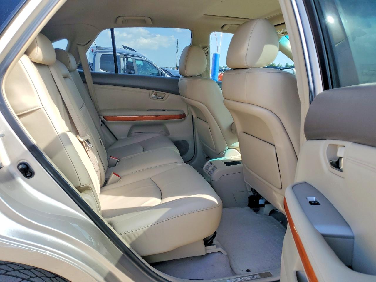 2005 LEXUS RX330