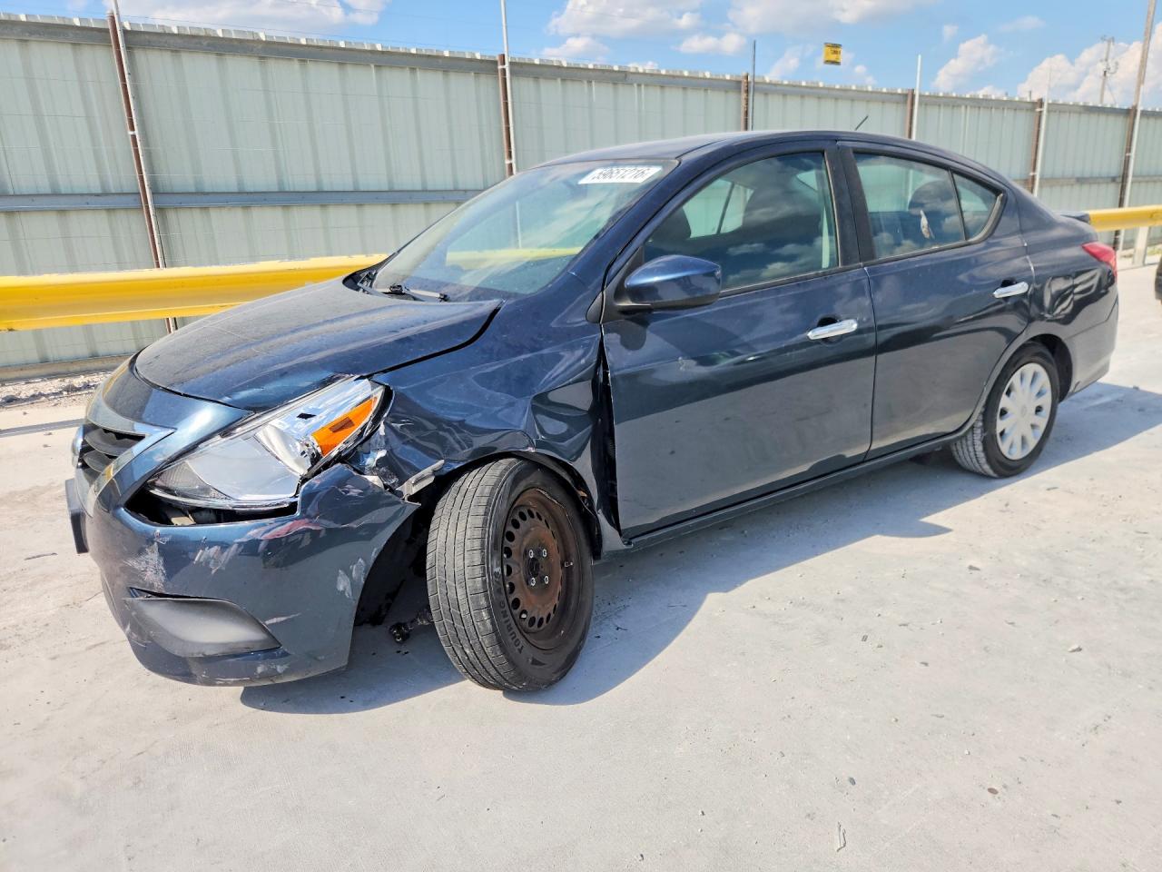 2015 NISSAN VERSA