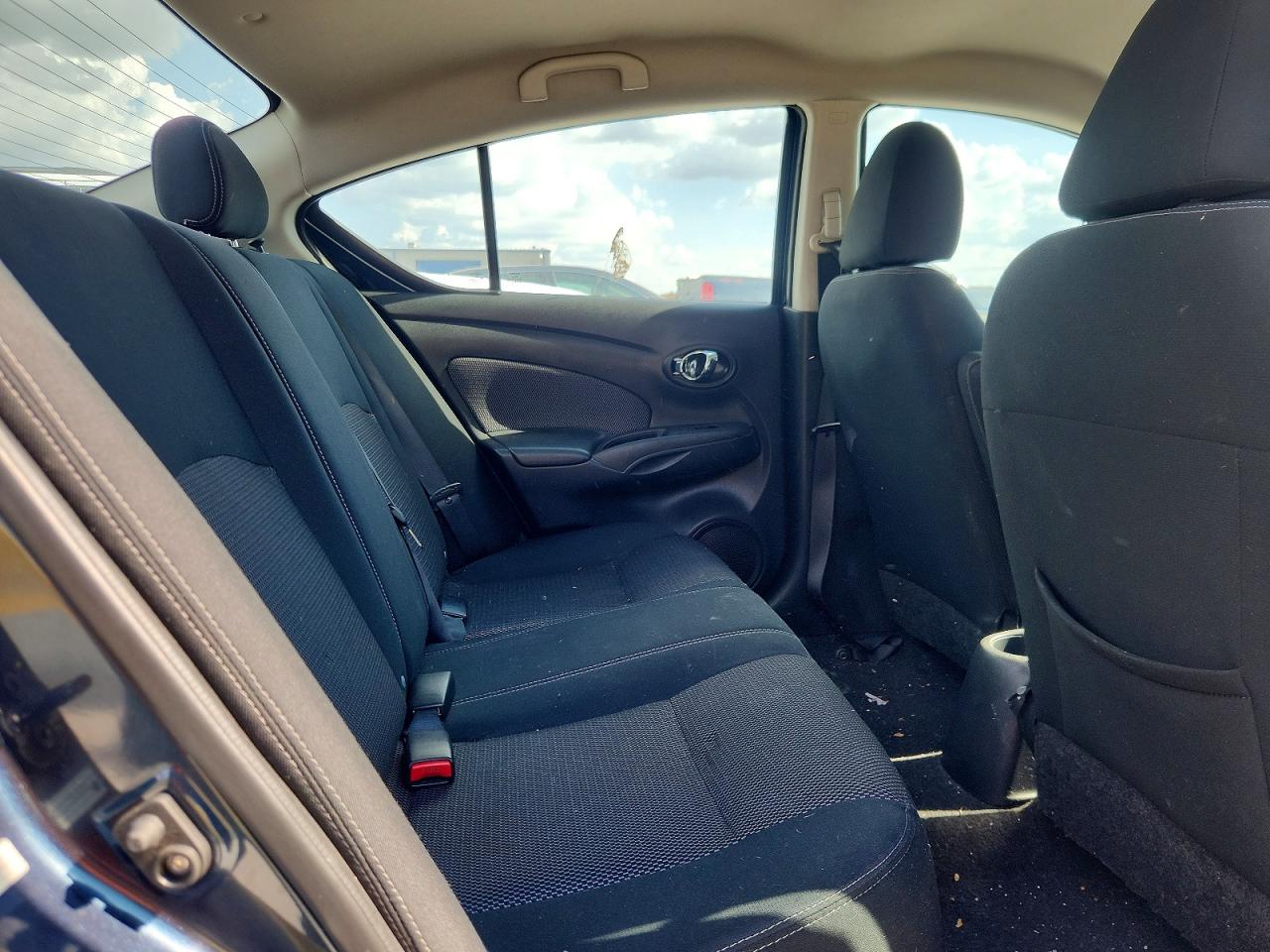2015 NISSAN VERSA