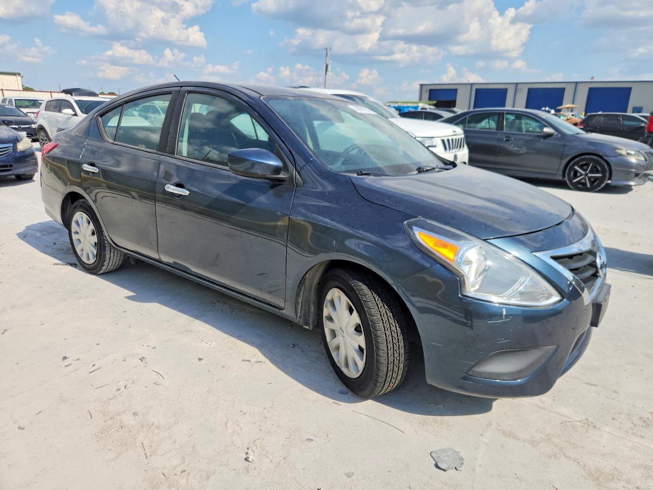 2015 NISSAN VERSA