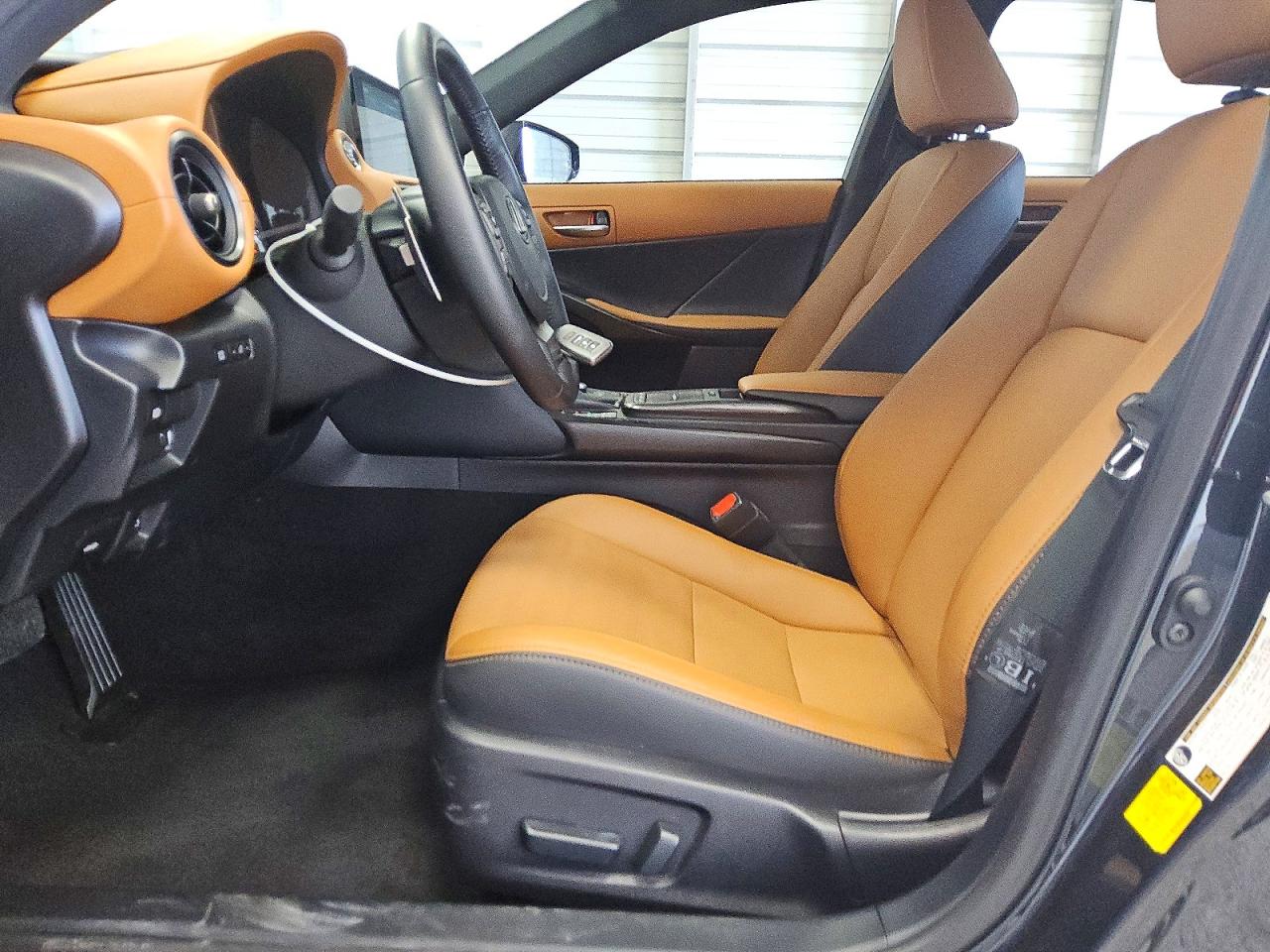 2025 LEXUS IS