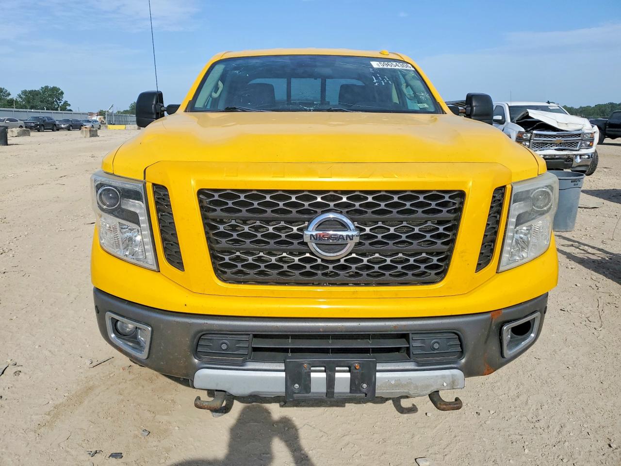 2017 NISSAN TITAN