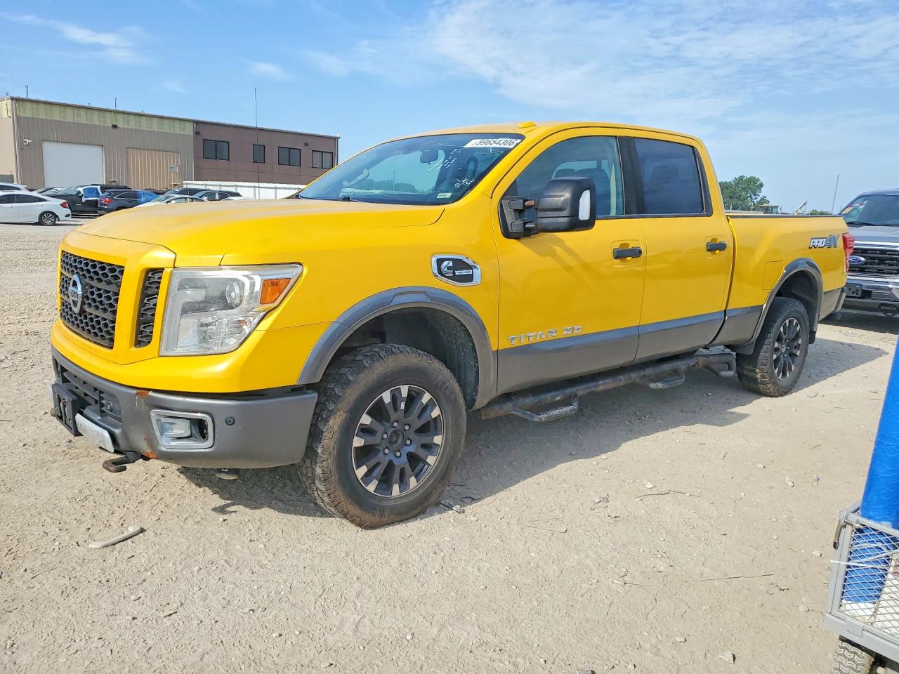 2017 NISSAN TITAN