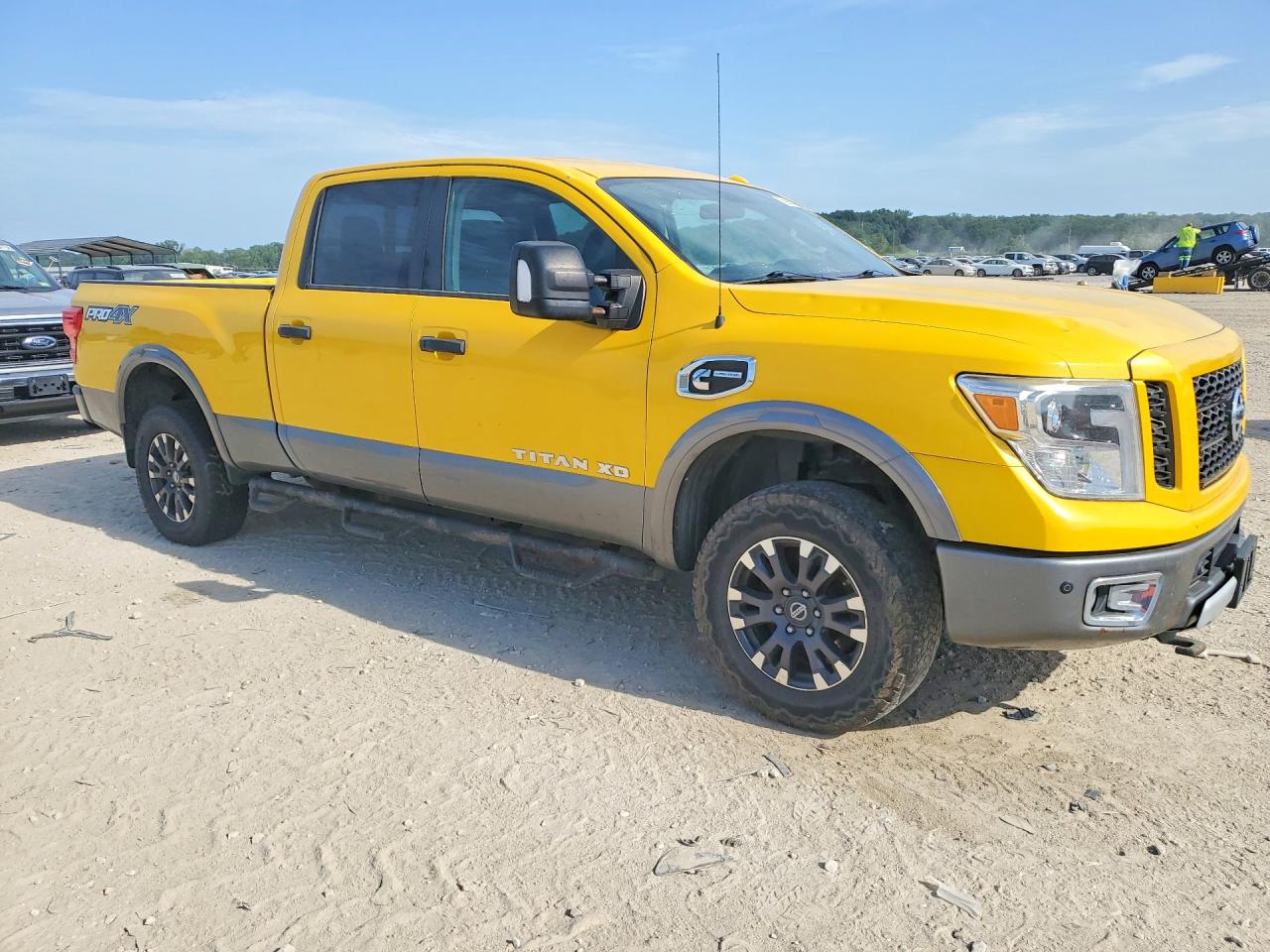 2017 NISSAN TITAN