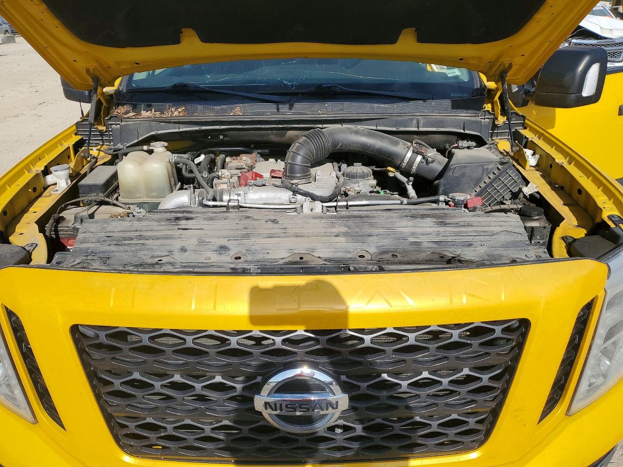 2017 NISSAN TITAN