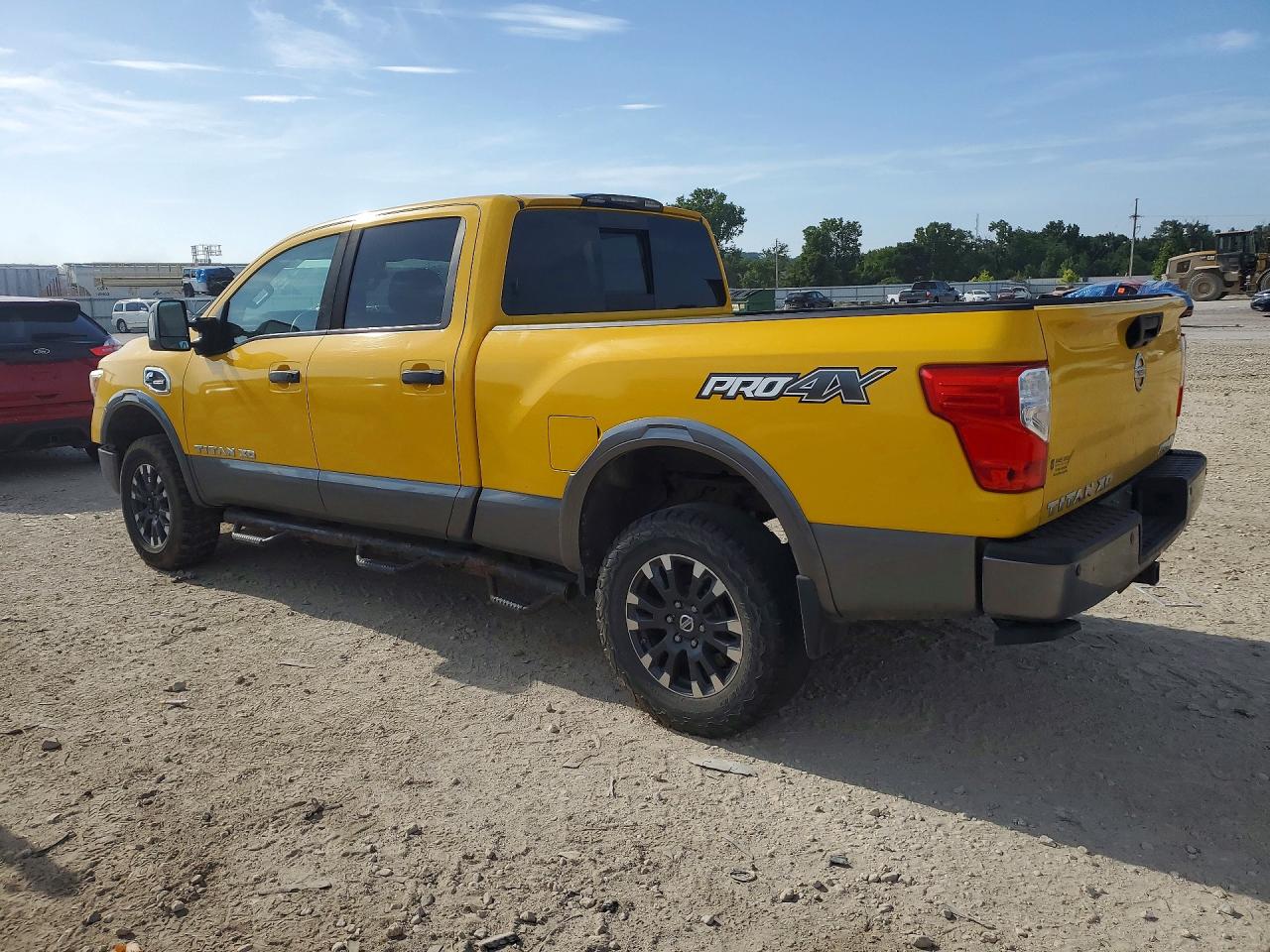 2017 NISSAN TITAN