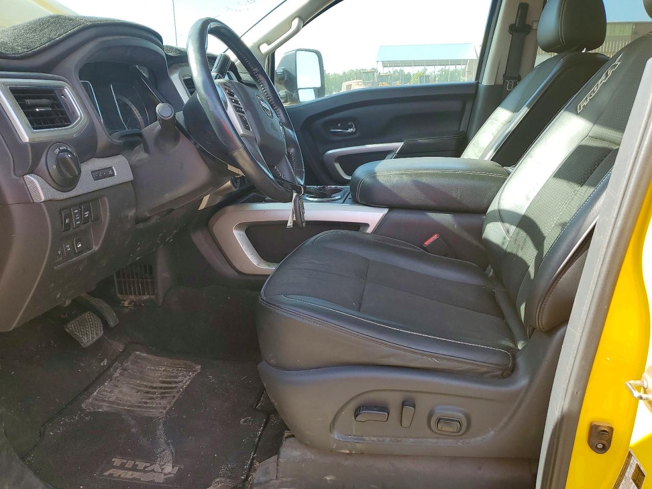 2017 NISSAN TITAN