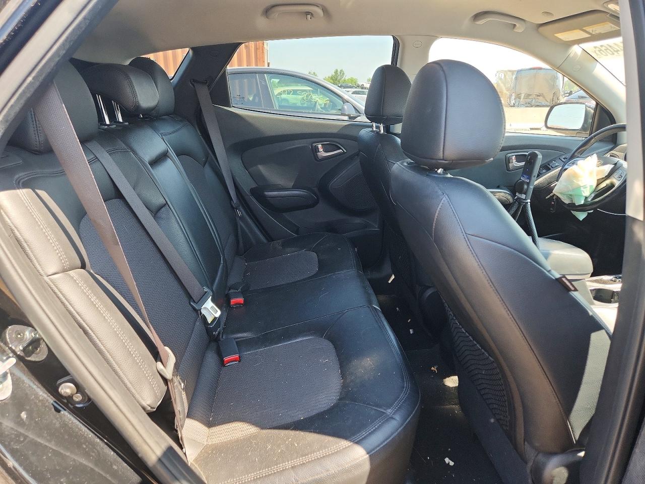2011 HYUNDAI TUCSON