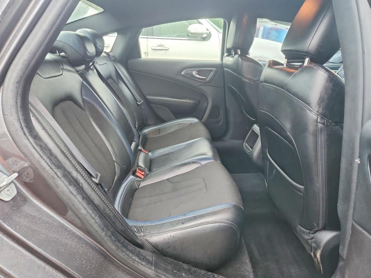 2016 CHRYSLER 200