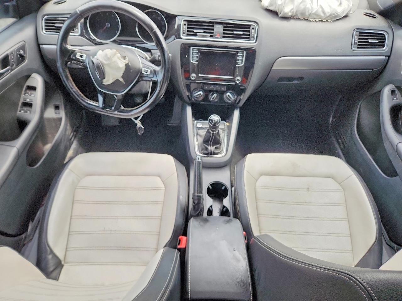2016 VOLKSWAGEN JETTA