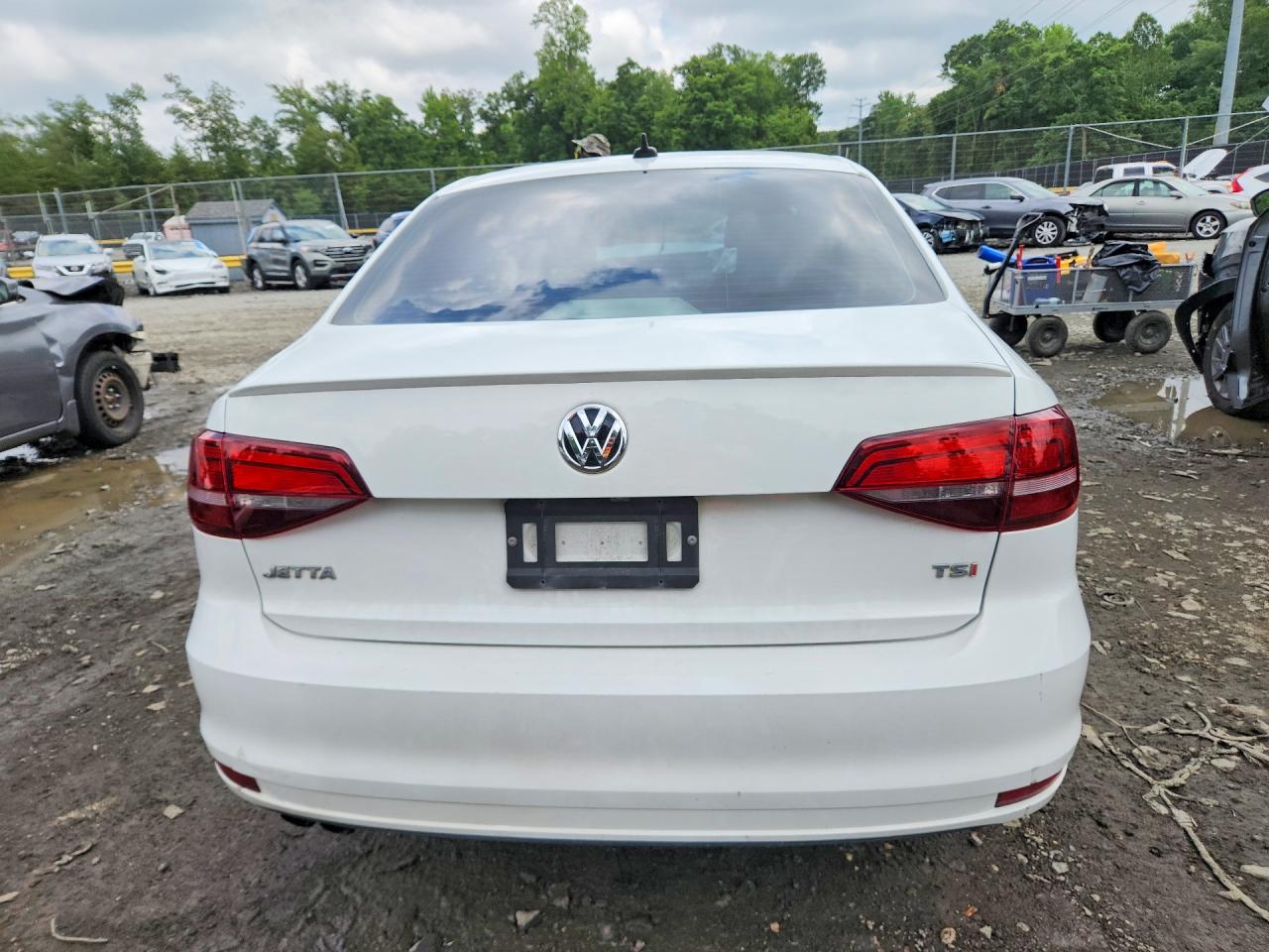 2016 VOLKSWAGEN JETTA