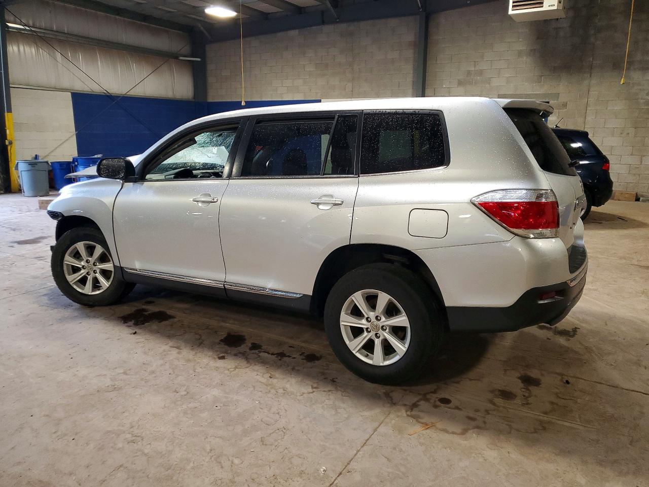 2011 TOYOTA HIGHLANDER