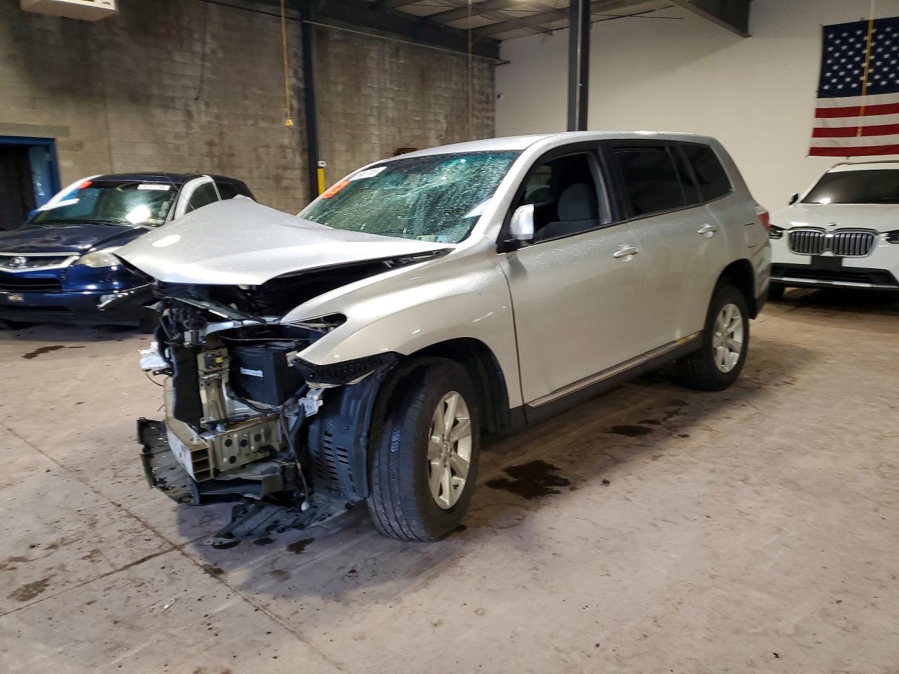 2011 TOYOTA HIGHLANDER
