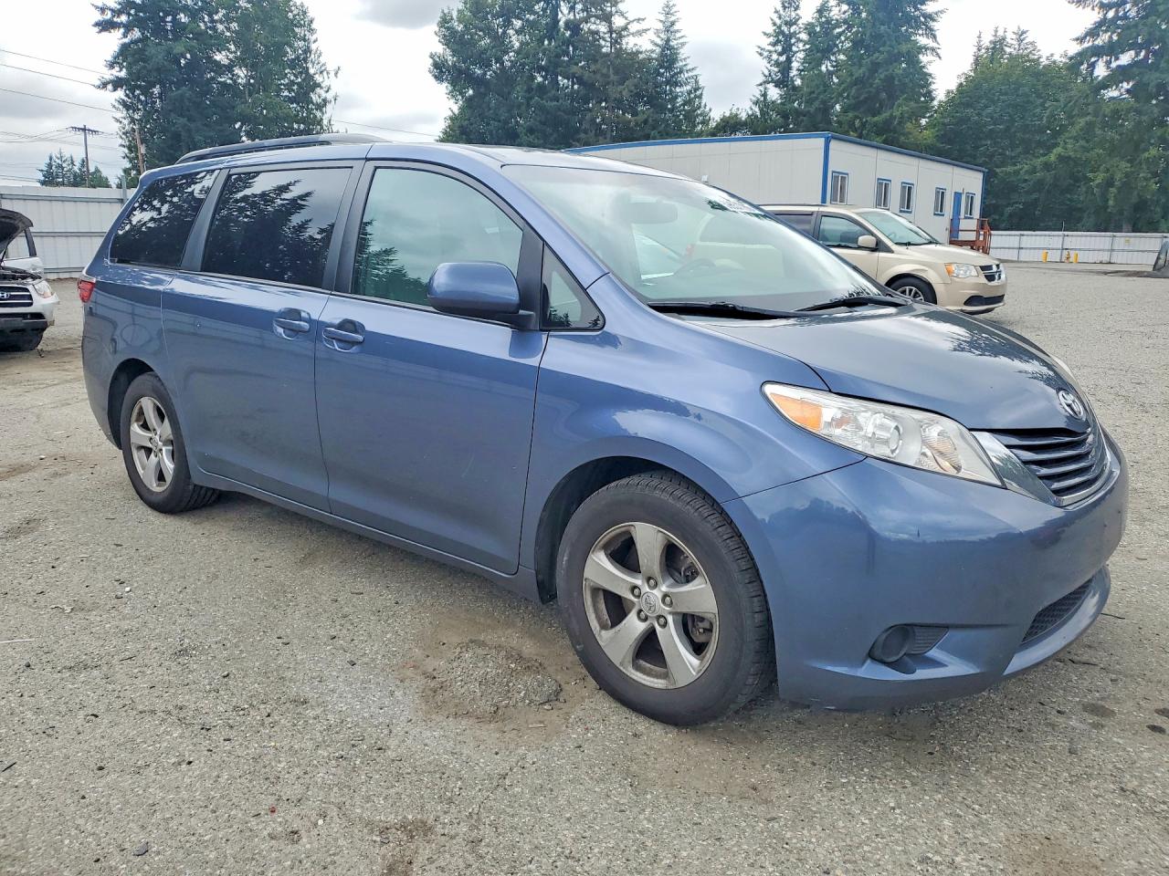 2015 TOYOTA SIENNA