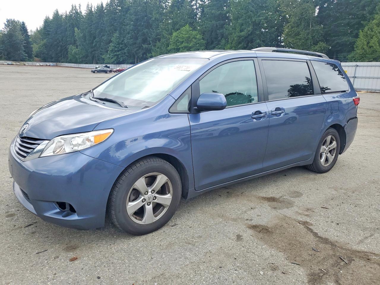 2015 TOYOTA SIENNA
