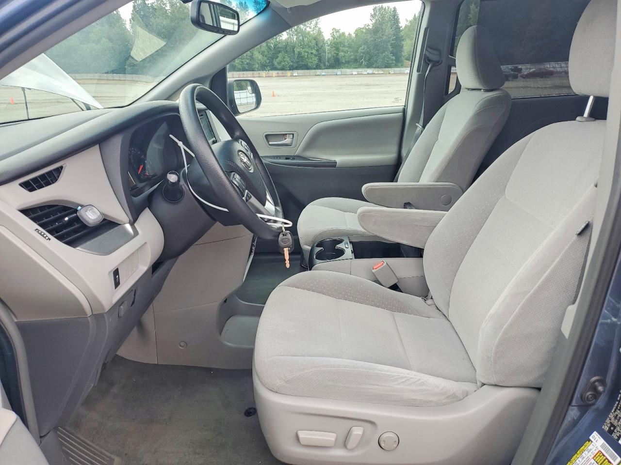 2015 TOYOTA SIENNA