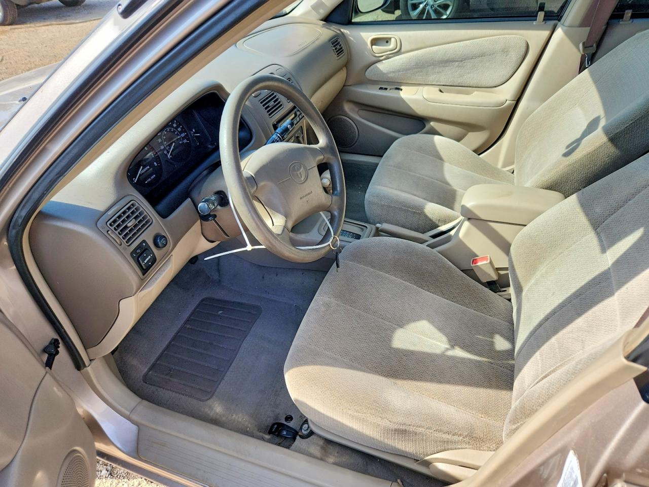 2001 TOYOTA COROLLA