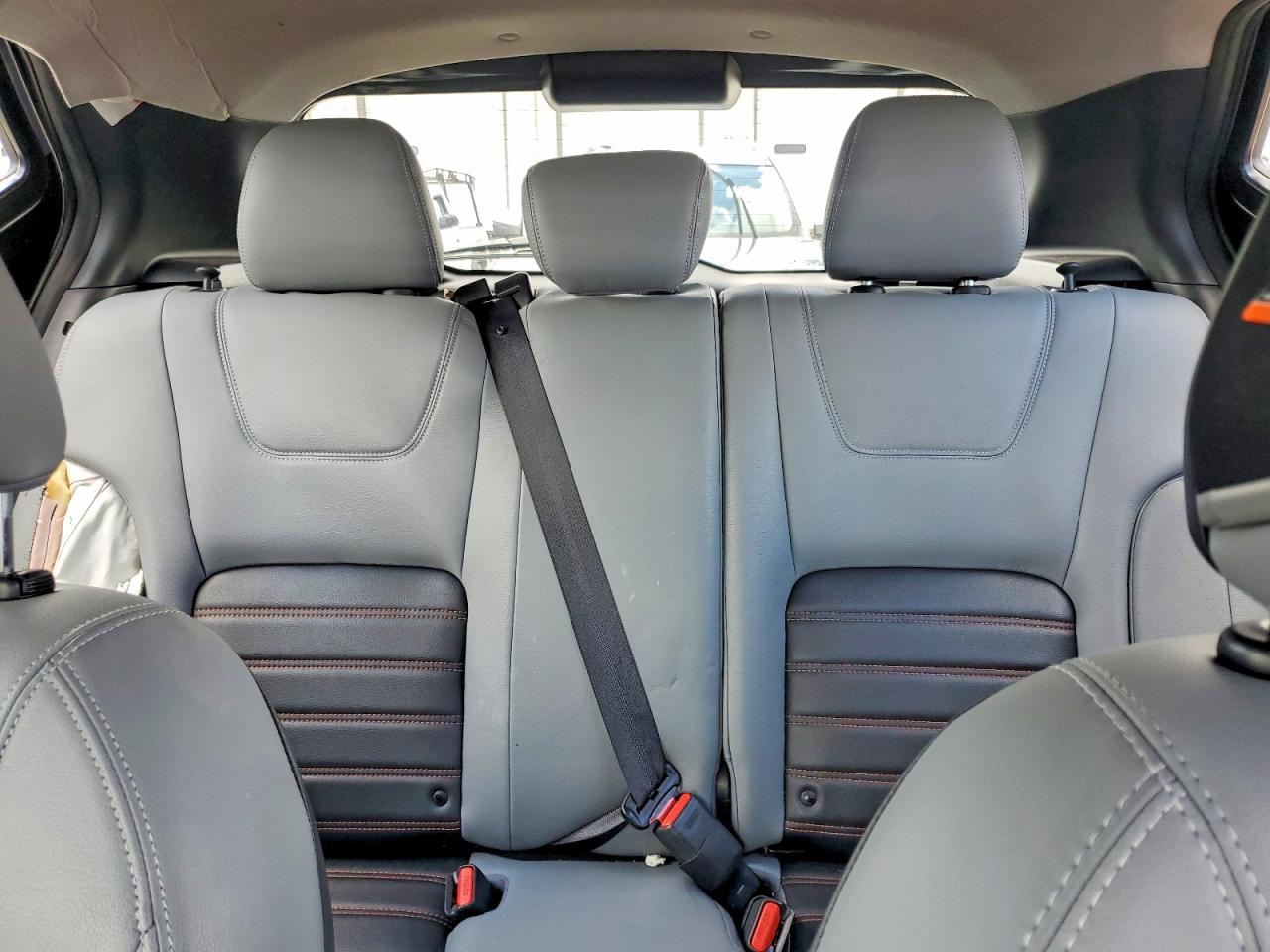 2021 NISSAN KICKS