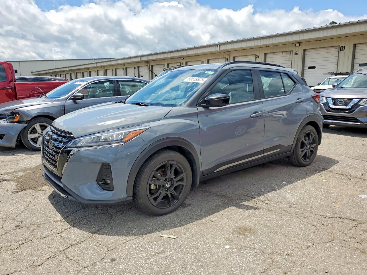2021 NISSAN KICKS