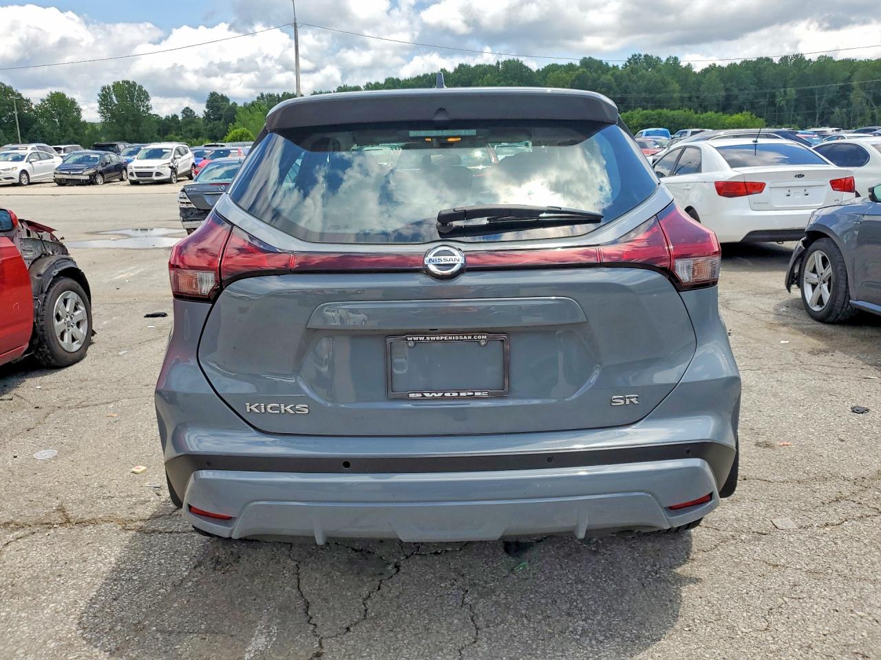 2021 NISSAN KICKS